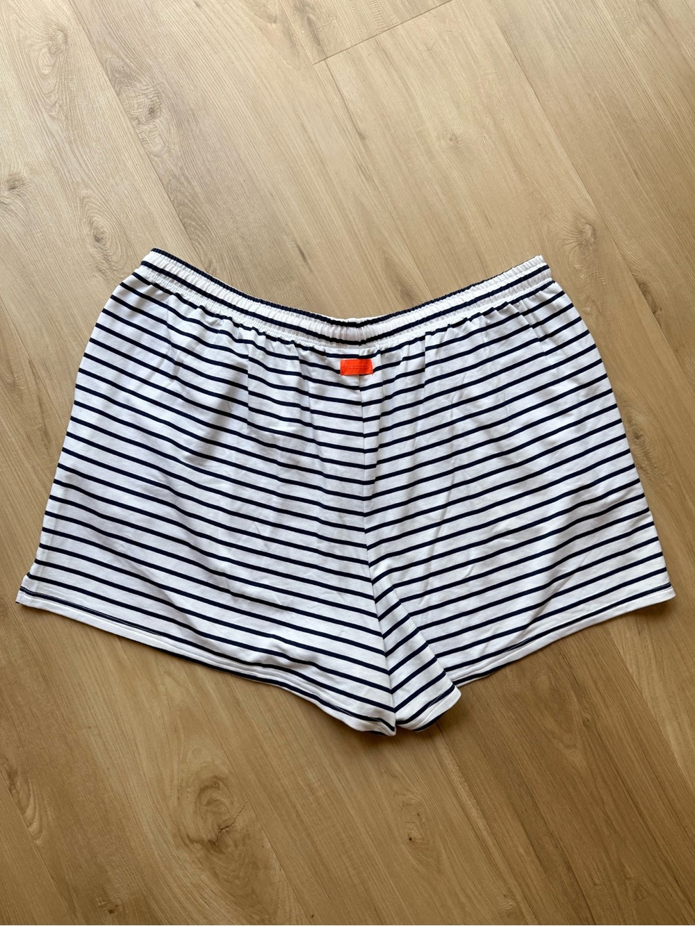 Fabletics Blue & White Striped Shorts XXL New - Picture 3 of 4